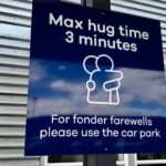 new-zealand-airport-introduces-‘inhumane’-time-limit-on-hugs-for-travelers-saying-goodbye-to-loved-ones