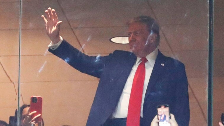 donald-trump-leads-raucous-‘u-s-a!’-chant-from-suite-at-steelers-jets-game