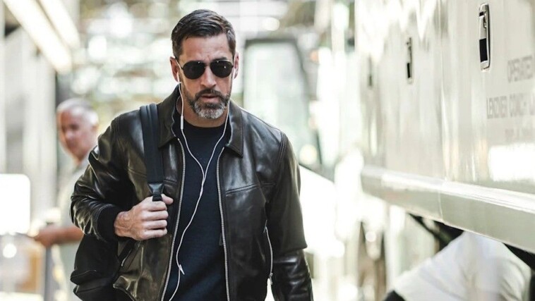 aaron-rodgers’-leather-jacket-before-snf-headlines-nfl-week-7-arrivals