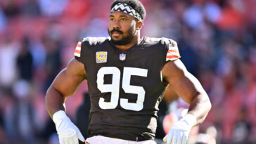 myles-garrett,-browns,-lebron-james-chastise-fans-for-cheering-deshaun-watson’s-achilles-injury:-‘can’t-judge-him-for-what-he-does-off-the-field’