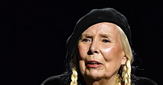 singer-joni-mitchell-screams-‘f**k-trump’-at-hollywood-bowl