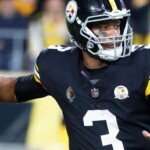 qb-wilson-‘excellent’-in-debut-as-steelers-stroll