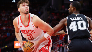 alperen-sengun-reportedly-agrees-with-rockets-to-$185m-extension-amid-flurry-of-deals-ahead-of-monday-deadline