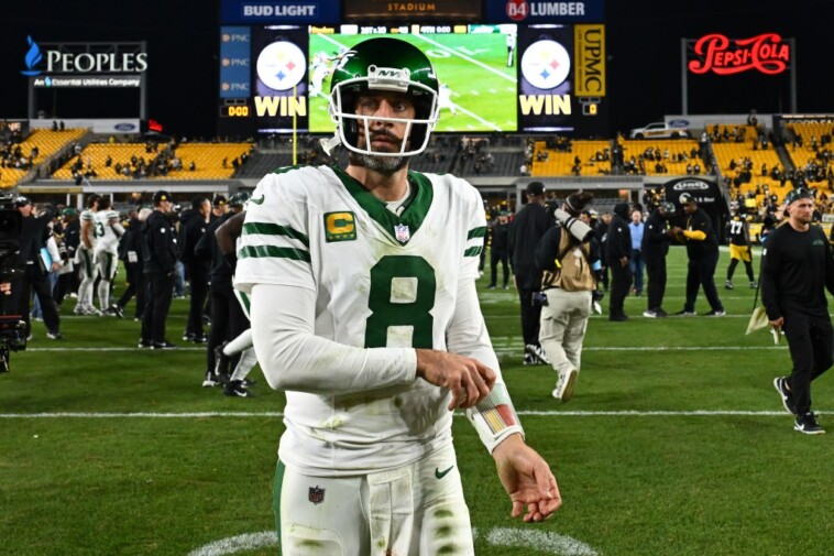 aaron-rodgers-isn’t-the-qb-the-jets-thought-they-had