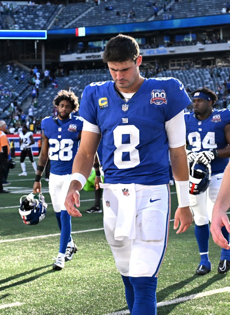 daniel-jones-giving-giants-almost-no-chance-to-win-with-end-finally-in-sight