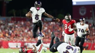 lamar-jackson,-ravens-overpower-buccaneers-in-mnf-win