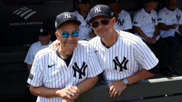 legendary-yankees-manager-joe-torre-gives-advice-to-aaron-boone-ahead-of-world-series