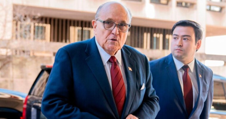 just-in:-judge-orders-rudy-giuliani-to-give-control-of-manhattan-penthouse-apartment,-valuables,-and-luxury-items-to-georgia-election-workers