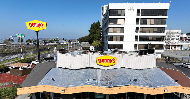 denny’s-closing-150-restaurants-over-next-year,-reducing-menu