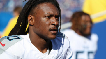 chiefs-reportedly-finalizing-a-trade-for-tennessee-titans-wide-receiver-deandre-hopkins