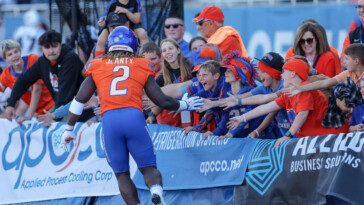 college-football’s-new-world-order:-boise-state-vs.-unlv-matters-a-lot