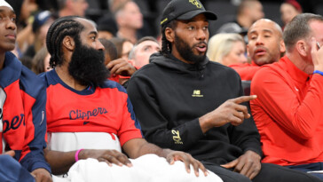 clippers-all-star-kawhi-leonard-will-reportedly-miss-‘weeks’-with-lingering-knee-issues