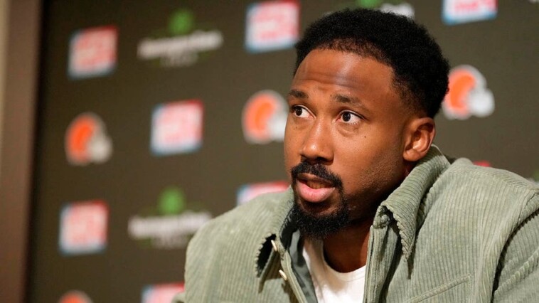 browns-star-myles-garrett-sticks-up-for-embattled-deshaun-watson-after-qb’s-season-ending-injury