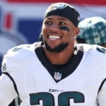 eagles’-saquon-barkley-sacrifices-opportunity-to-set-career-high-against-former-team