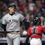 world-series-2024:-aaron-judge’s-second-superpower-is-guiding-the-yankees-in-ways-that-don’t-show-up-in-the-box-score