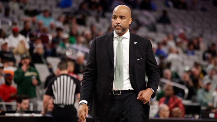 south-florida-men’s-basketball-team-mourns-the-loss-of-coach-amir-abdur-rahim