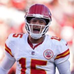 patrick-mahomes-credits-his-‘dad-bod’-for-viral-touchdown-vs.-49ers