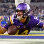 nfl-world-erupts-in-fury-over-missed-facemask-penalty-after-vikings’-sam-darnold-has-helmet-twisted-around