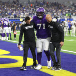 vikings-lose-star-lt-christian-darrisaw-for-season-to-torn-acl,-mcl