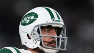 former-super-bowl-champ-calls-aaron-rodgers-a-‘cancer’-on-the-jets-organization