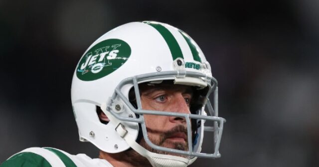 former-super-bowl-champ-calls-aaron-rodgers-a-‘cancer’-on-the-jets-organization