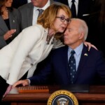 biden-suggests-very-alive-former-rep.-gabby-giffords-is-dead-after-bizarre-remark:-‘nothing-wrong-with-me’