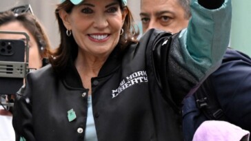 gov-hochul-bets-california-gov.-gavin-newsom-that-yankees-will-beat-dodgers-in-world-series