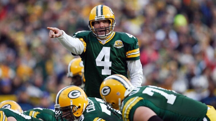 nfl-legend-brett-favre-to-speak-at-trump-rally-in-wisconsin