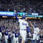 joe-davis-pays-homage-to-vin-scully-on-freddie-freeman’s-walk-off-world-series-grand-slam