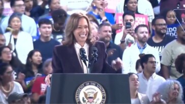 the-joy-is-gone:-kamala-harris-heckled-at-her-own-rally-in-houston-as-her-campaign-goes-into-a-tailspin-(video)