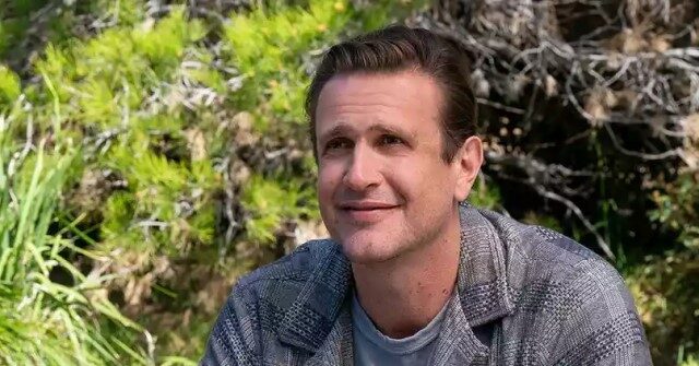 actor-jason-segel-explains-why-he-moved-away-from-la.-for-his-mental-health