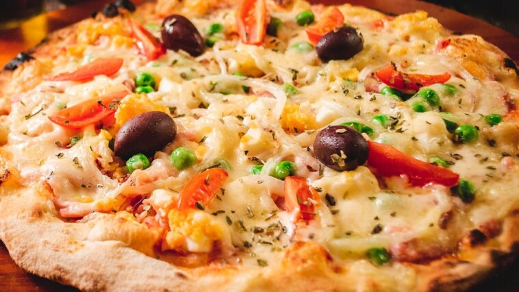 5-peculiar-pizza-toppings-that-are-common-around-the-world