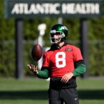 aaron-rodgers’-jets-honeymoon-is-on-its-last-legs