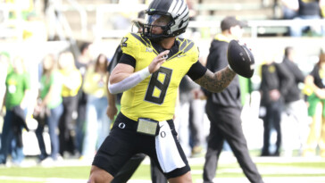 oregon’s-dillon-gabriel-moves-into-2nd-place-on-ncaa’s-all-time-td-pass-list