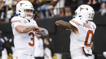 no-5-texas-gets-past-no.-25-vanderbilt,-27-24