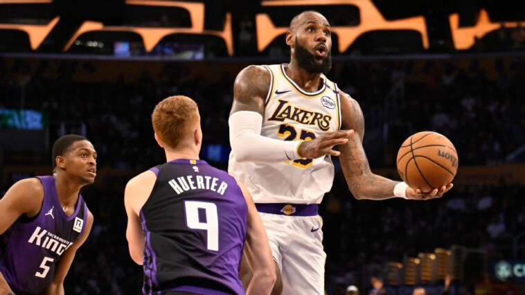 lebron-dazzles-in-4th,-but-stresses-lakers-‘a-team’