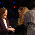 watch:-kamala-harris-ripped-for-partying-‘like-a-fool-onstage-with-celebrities’-in-texas-amid-migrant-crime