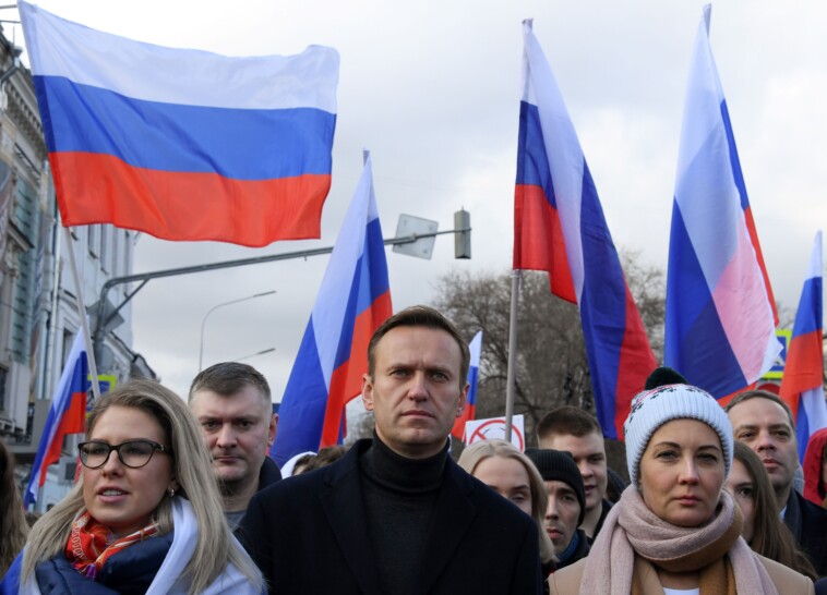 alex-navalny-always-knew-he-would-die:-inside-the-russian-dissident’s-posthumous-memoir