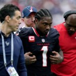 texans-star-stefon-diggs-leaves-game-vs-colts-with-non-contact-knee-injury