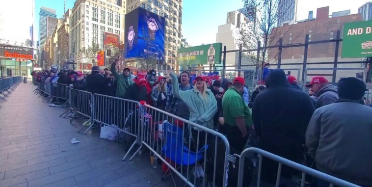 trump-nyc-rally-crowd-pissed-about-lack-of-toilets-for-supporters-outside-msg:-‘like-a-third-world-country!’