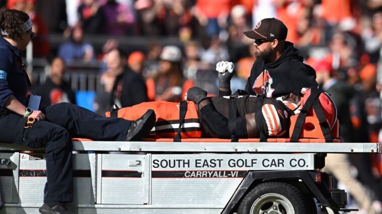 browns’-owusu-koramoah-immobilized,-carted-off