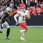 chiefs-grind-out-win-over-raiders-to-stay-perfect-in-quiet-debut-for-deandre-hopkins