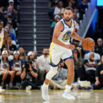 warriors-star-stephen-curry-leaves-loss-to-clippers-early-after-rolling-ankle