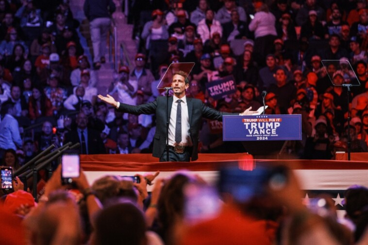 maga-comedian-tony-hinchcliffe-stirs-outrage-with-crude-jokes-on-latinos,-puerto-rico-during-trump-msg-rally:-‘floating-garbage’