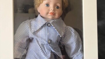 woman-buys-‘most-possessed-doll-in-uk’-—-and-what-ensues-is-beyond-creepy:-‘fills-my-bones-with-dread’