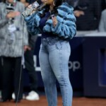 ashanti-performs-national-anthem-before-world-series-game-4