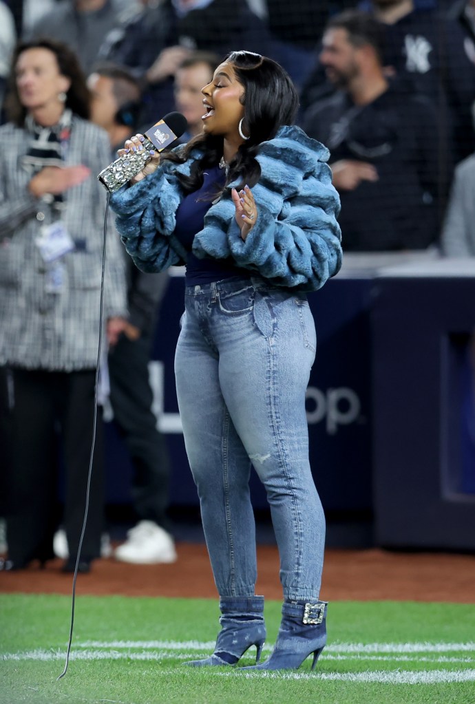 ashanti-performs-national-anthem-before-world-series-game-4