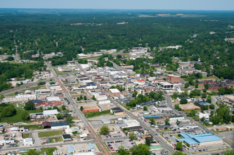 overrun-by-haitian-migrants,-these-alabama-towns-could-be-the-next-springfield