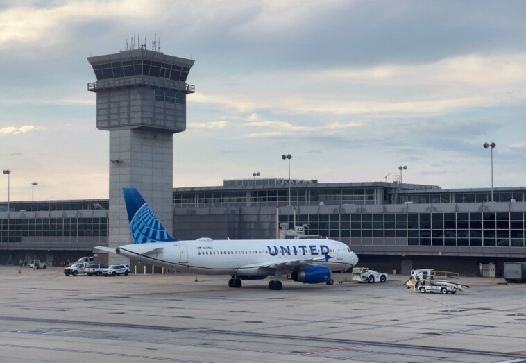 maniac-flyer-viciously-beats-deaf,-nonverbal-passenger-into-bloody-pulp-on-united-flight-in-unprovoked-attack