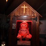 peek-inside-the-real-life-‘conjuring’-museum-—-where-you-need-holy-water-to-visit-annabelle